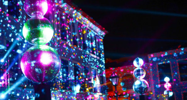 Show de luzes encanta visitantes na Rua Portugal