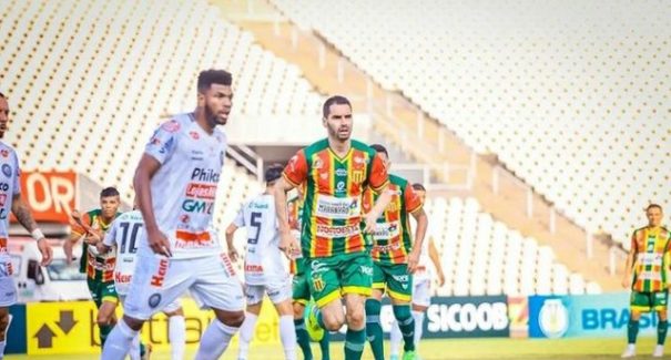 Com pênalti perdido no 2º tempo, Sampaio empata com Fantasma