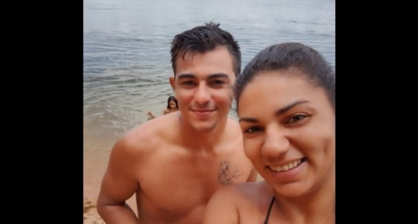 Mulher é presa por matar o companheiro com golpe de faca no pescoço