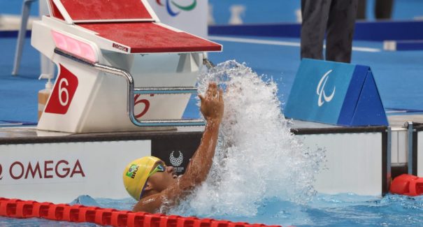 Wendell Berlamino arranca no final e garante bronze nos 100m borboleta