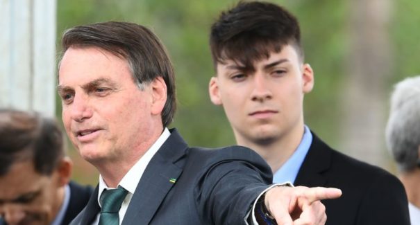 Renan Bolsonaro será denunciado por ameaças contra a CPI da Covid