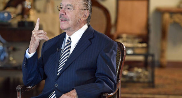 Ex-presidente José Sarney recebe alta após acidente doméstico