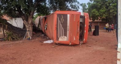 Ônibus tomba e deixa três mortos e oito feridos na BR-316, no Maranhão