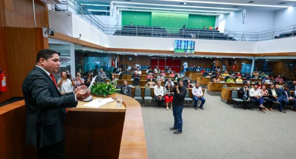 Zé Inácio presta homenagem aos 40 anos da Central Única dos Trabalhadores
