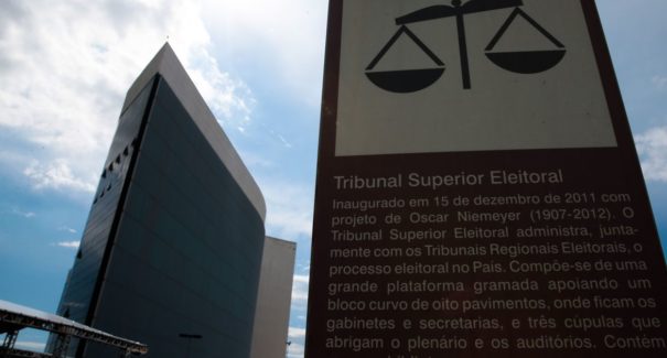 TSE volta a adiar julgamento de recurso apresentado por Pezão