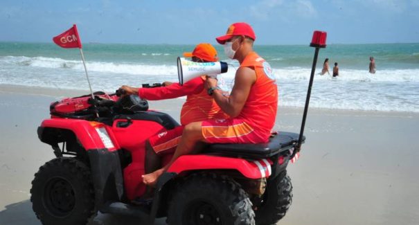 Campanha para alertar sobre a presença de caravelas é realizada em praias de São Luís