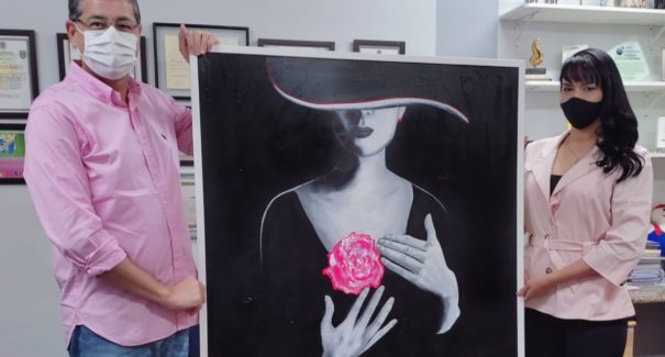 Artista plástica doa obra de arte para Fundação Antônio Dino