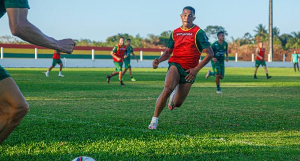 Sampaio, outra vez modificado, vai encarar o líder Coritiba