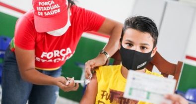 Brasil chega a 50% da população totalmente vacinada contra Covid-19