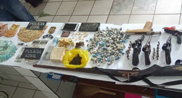 Seis pessoas são presas suspeitas de tráfico de drogas durante operação