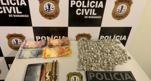 Trio é preso em flagrante com 180 ‘pacotinhos’ de droga