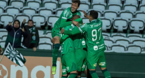Sampaio perde para o Coritiba em jogo de dois tempos diferentes