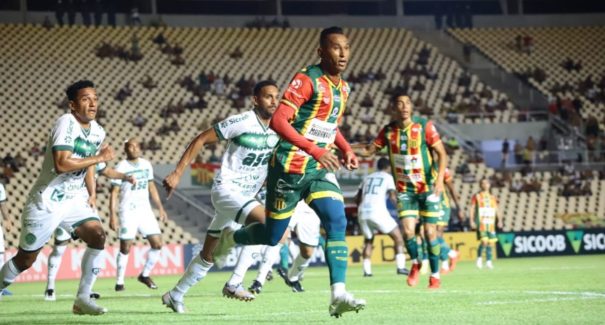 Sampaio luta, tem gol anulado pelo VAR e perde para o Guarani