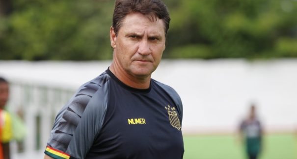Sampaio traz de volta João Brigatti e dispensa Luís Gustavo