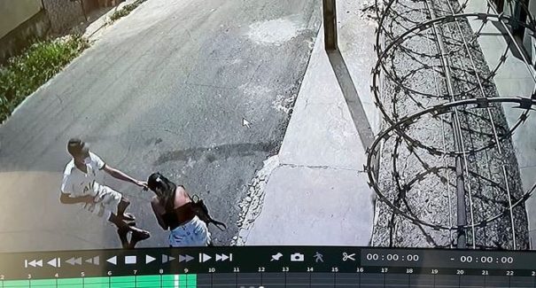 VÍDEO: Mulher é assaltada à luz do dia em São Luís