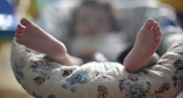 Bebê de 8 meses morre durante briga dos pais em Centro do Guilherme