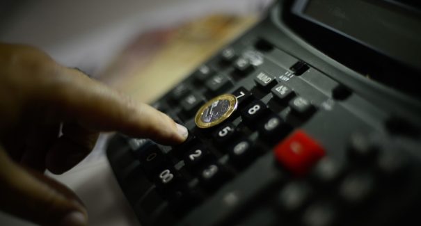Redução do imposto pode trazer descontos também para conta de celular