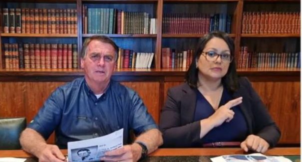Youtube e Facebook ‘barram’ vídeo de Bolsonaro com fake news sobre vacina da Covid e Aids