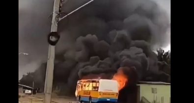 VÍDEO: Incêndio destrói ônibus escolar em Panaquatira