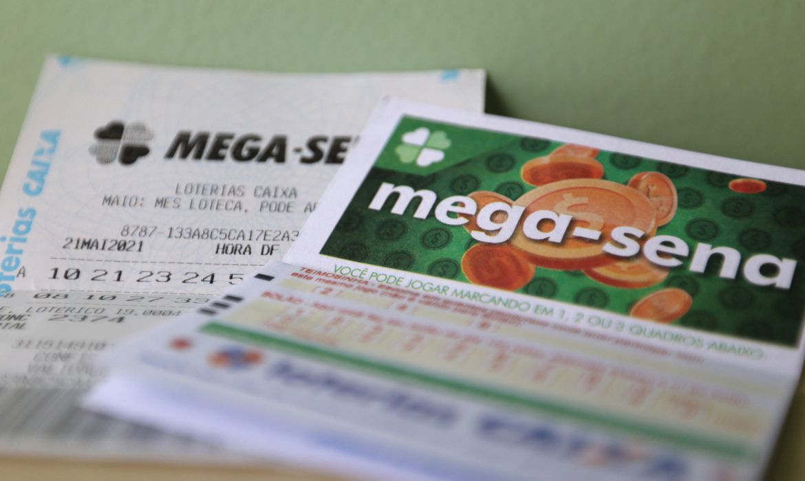 Mega-Sena acumula e poderá pagar R$ 300 milhões neste sábado (1º) 