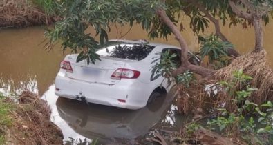 Motorista de veículo perde o controle e cai em riacho no Maranhão