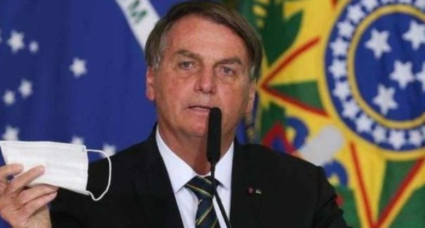 Brasil pode rebaixar pandemia de covid-19 para endemia, diz presidente