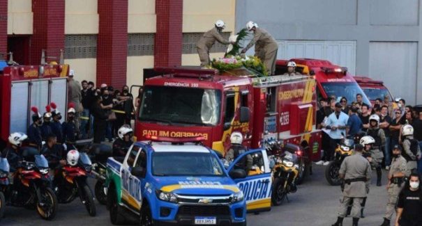Velório de Marília é encerrado e sepultamento é só para familiares