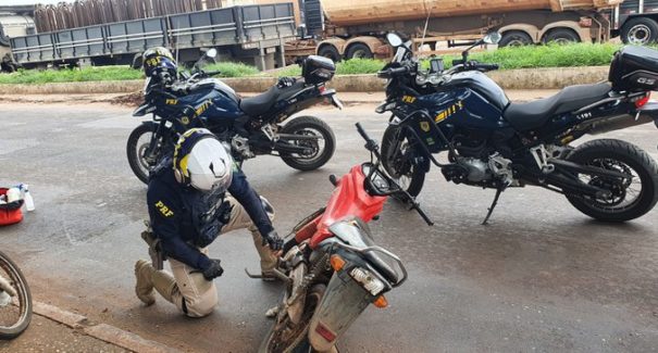 Veículos roubados são recuperados pela PRF na BR-010