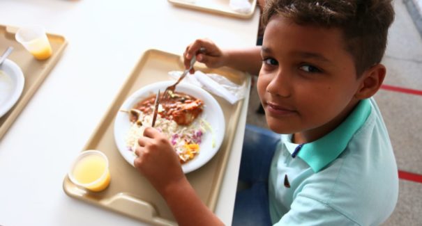 Restaurantes Populares começarão a oferecer café da manhã e feijoada aos sábados