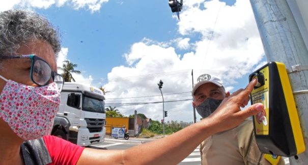 São Luís ganha semáforo acessível na Rei de França