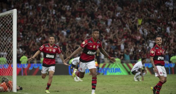 Bruno Henrique garante vitória do Flamengo sobre o Corinthians