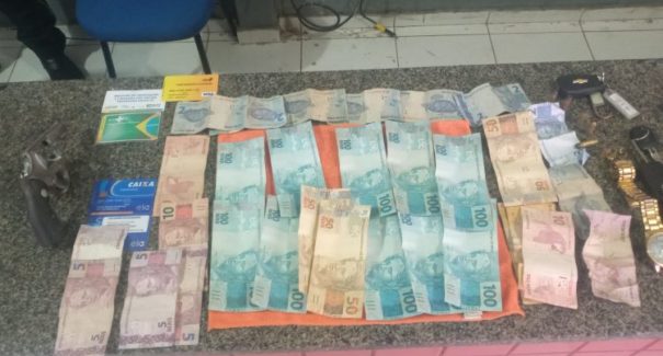 Homem é preso por porte de arma de fogo no bairro do Coroadinho