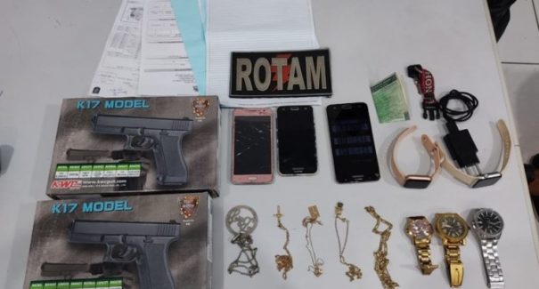 Polícia prende dois homens e recuperam itens roubados no bairro Santa Clara