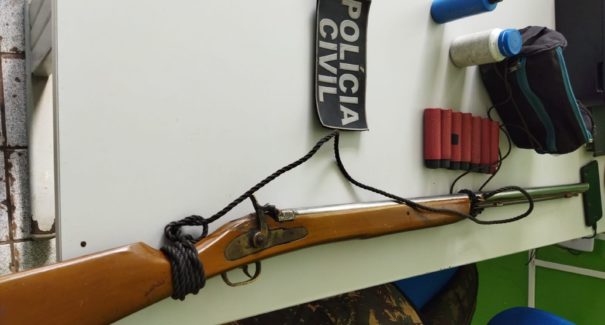 Dois homens são presos por porte ilegal de arma de fogo em Arari e Igarapé do Meio