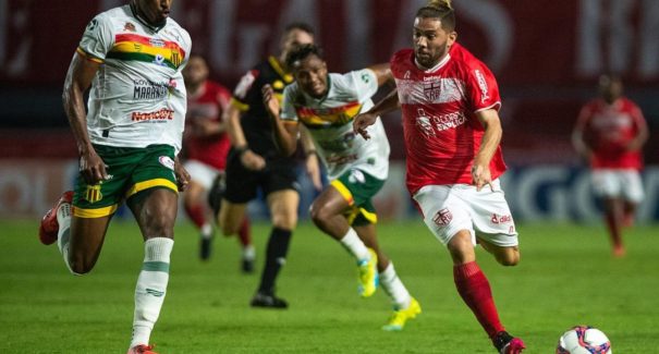 Sampaio perde para o CRB  e segue ameaçado de entrar no Z4