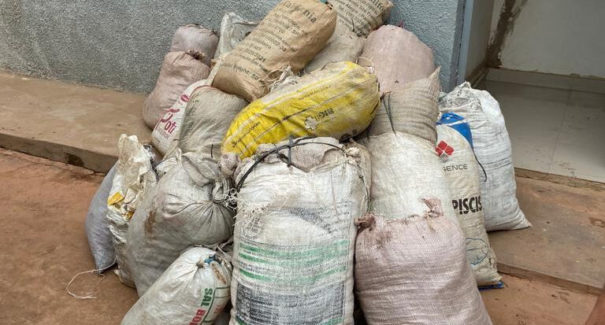 Polícia apreende mais de 300 kg de maconha e prende três pessoas