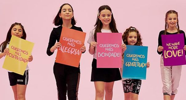 56% das meninas tem medo ao andar na rua