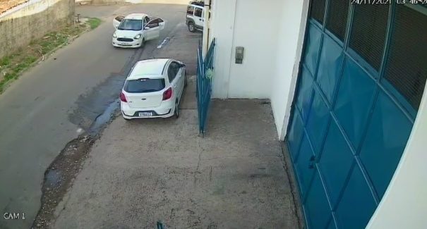 VÍDEO: Bando assalta oficina no bairro São Cristóvão