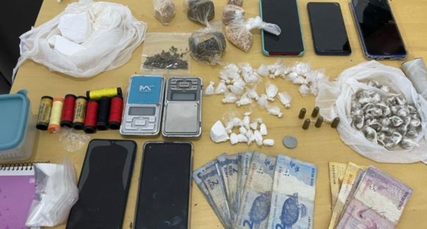 Sete pessoas são presas em quitinete por tráfico de drogas no bairro do Bequimão