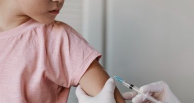 Ministério muda plataforma para consulta sobre vacinação de crianças