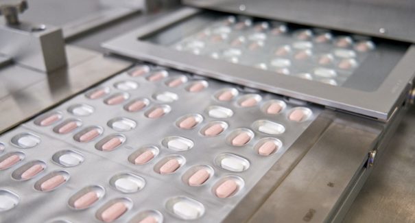 Pfizer aprova primeiro comprimido contra a covid-19