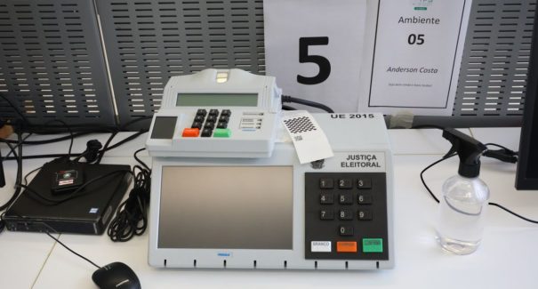 TSE permite que candidato adote nome de coletivos na urna em 2022