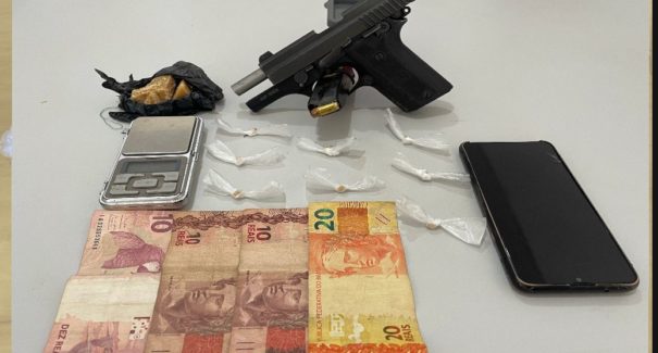 Mulher é presa suspeita pelo crime de tráfico de drogas e posse ilegal de arma de fogo