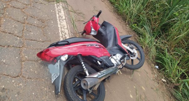 Colisão entre veículos deixa motociclista ferido na BR-010