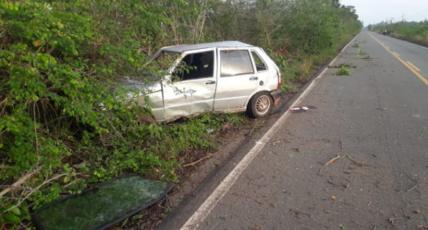 Mulher morre após carro capotar em Peri Mirim