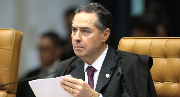 Liminar determina que viajantes com covid-19 apresentem comprovante de vacina