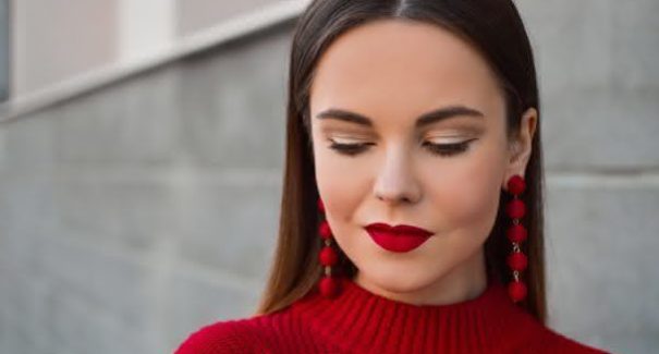 Confira dicas de make e penteados para a celebração de Natal