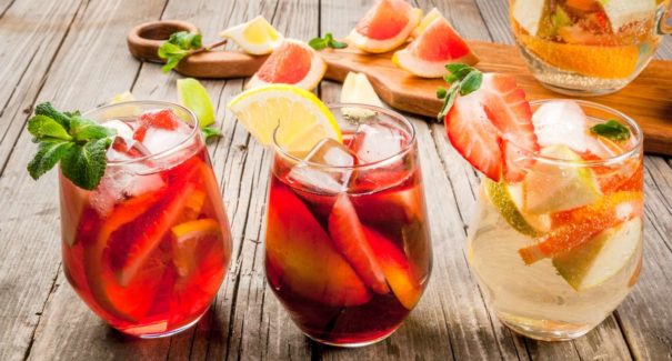 Veja algumas bebidas baratas para servir na ceia de Natal