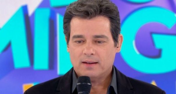 Apresentador Celso Portiolli revela câncer na bexiga