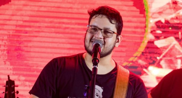 Cantor maranhense Maurílio morre aos 28 anos em hospital de Goiânia